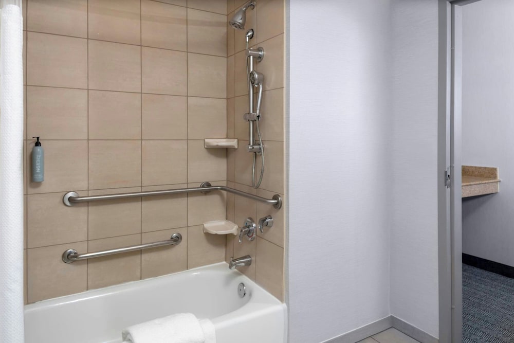 Courtyard by Marriott Pittsburgh Greensburg - photo 20