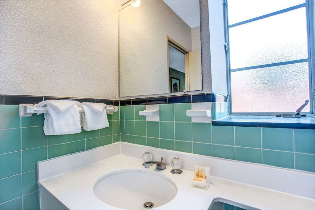 Days Inn by Wyndham Arlington Washington DC - photo 11