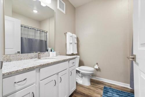 Luxury 3 Bedroom 2 Bathroom Condo in Melbourne FL with Pool Gym and Laundry — 4-Star Luxury Hotel in Melbourne, United States