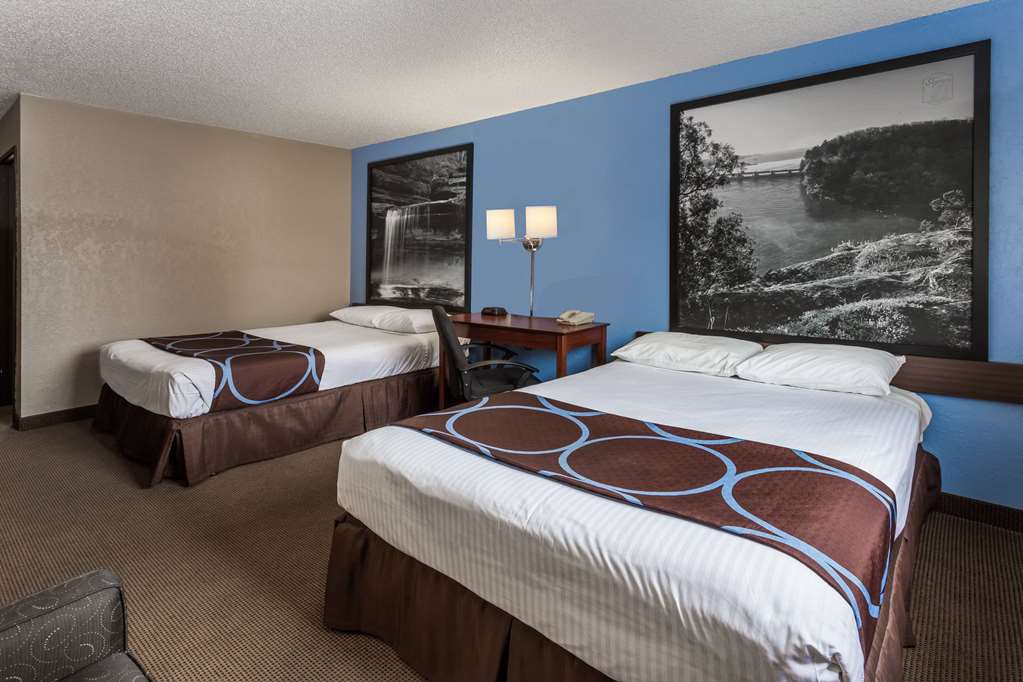 Super 8 by Wyndham Dubuque - photo 9