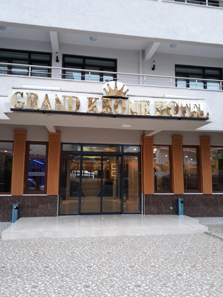 Grand Krone Hotel in Cinarcik, Turkey