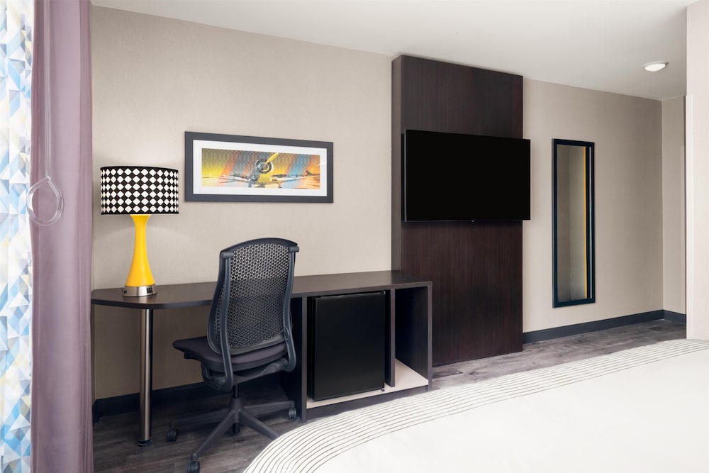 GLō Best Western Bronx NYC - photo 19