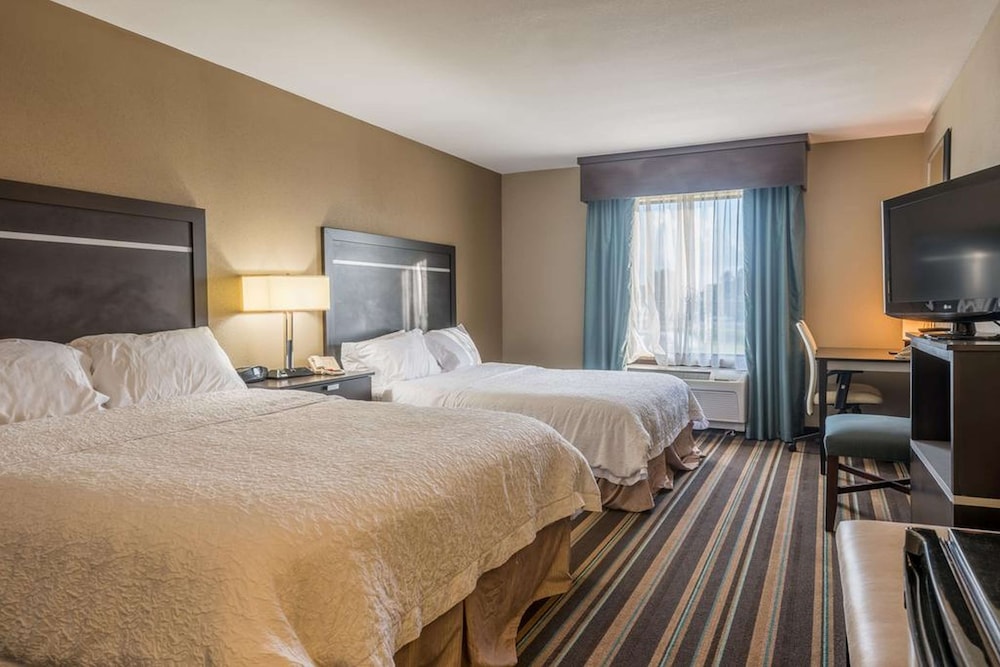 Hampton Inn New Albany - photo 18