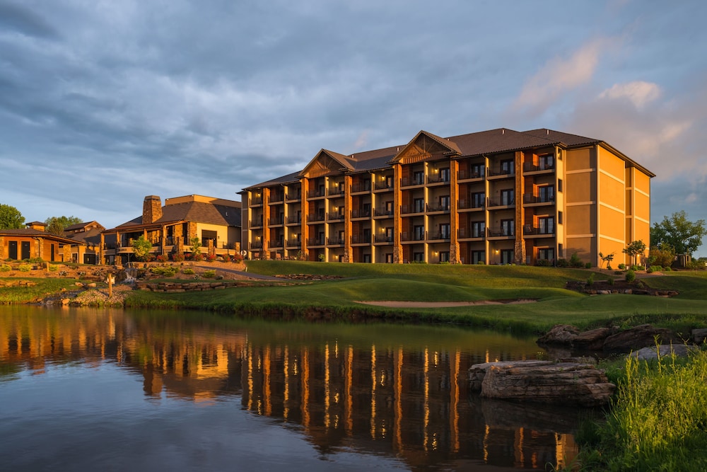 The Lodge at Old Kinderhook Golf Resort — hotel in Camdenton