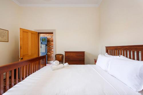 Local Living — hotel in South Fremantle