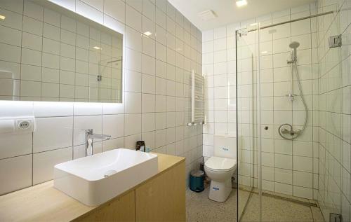 Chic 3BR Apt Near Fabrika By Wehost