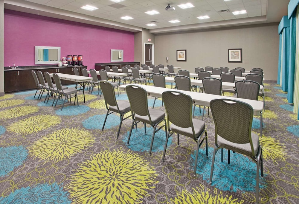 Hampton Inn Kearney - photo 53