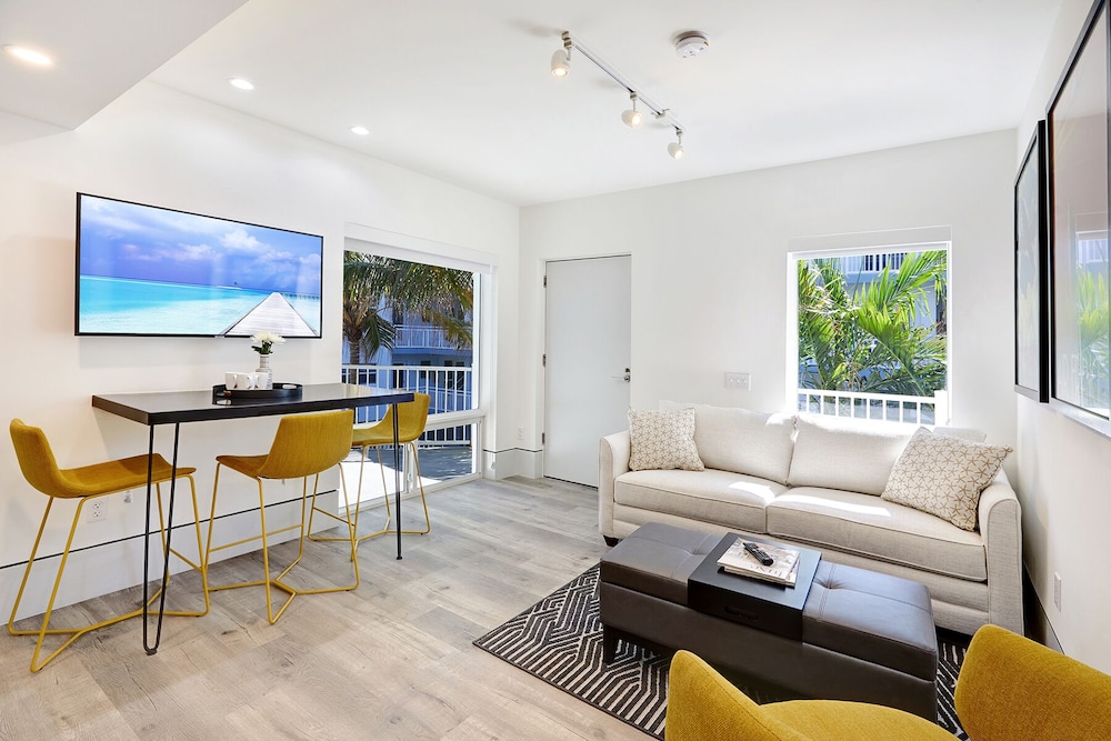 Ocean Treasure Beachside Suites - photo 34