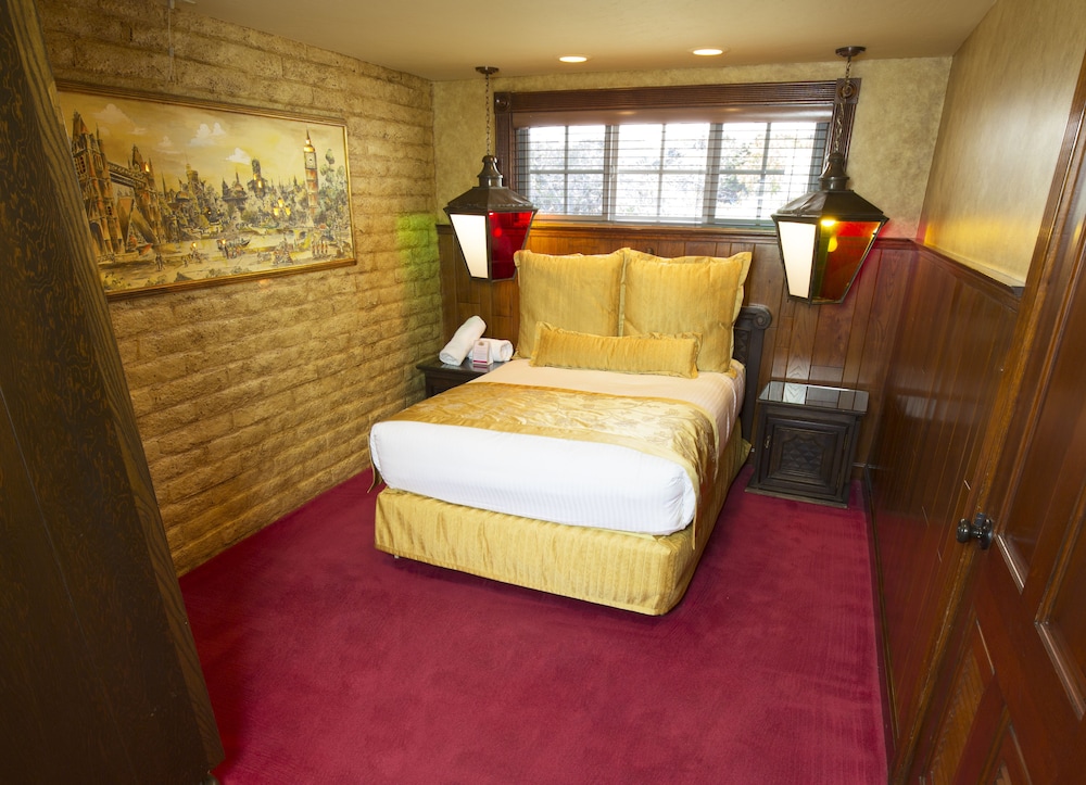 Madonna Inn - photo 6