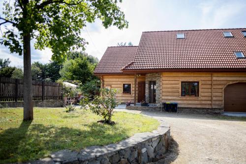 Doberek Noclegi w Beskidzie Niskim — hotel in Kobylanka