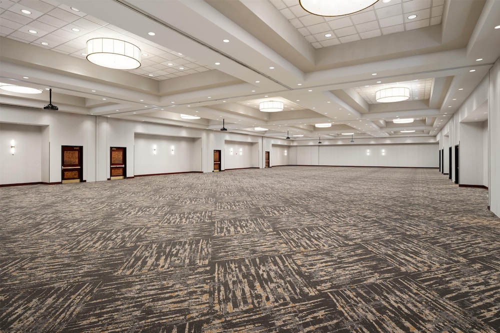 Embassy Suites Lincoln - photo 44