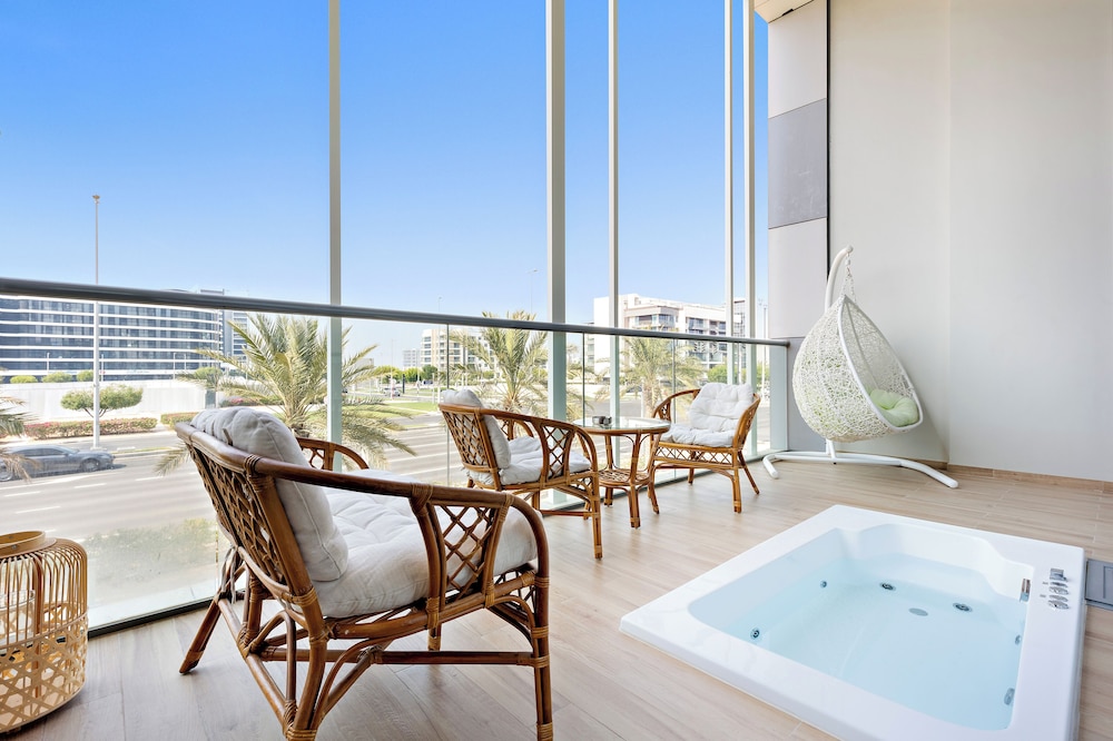 Silkhaus Al Raha Lofts 2 — 5-Star Luxury Hotel in Abu Dhabi, United Arab Emirates