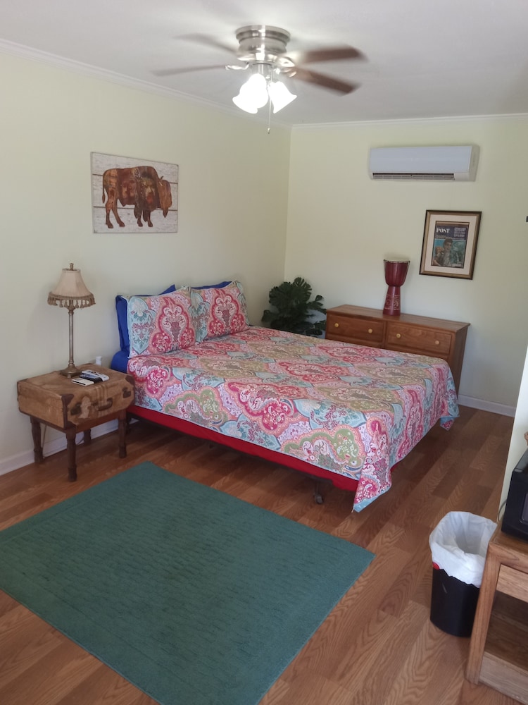 Cedar Falls Motel - photo 8