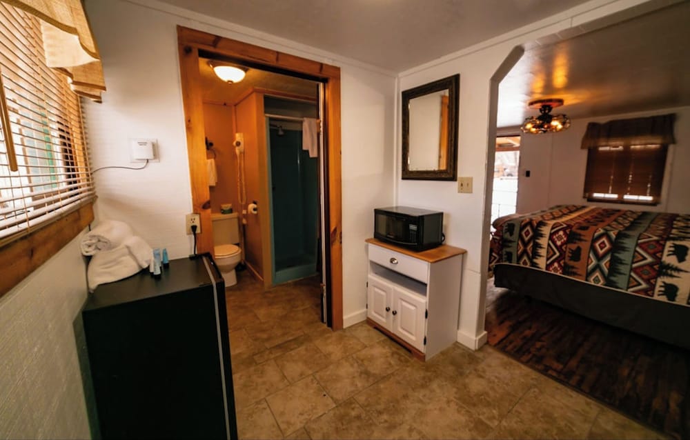 Chinook Winds Motel - photo 93