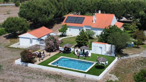 Na Quinta alojamento rural com piscina de água salgada — 4-Star Luxury Hotel in Poceirao, Portugal