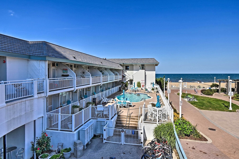 Oceanfront Resort Studio on Virginia Beach - photo 18