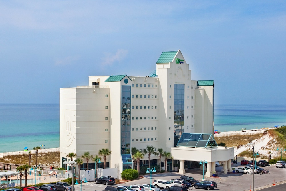 Holiday Inn Express Pensacola Beach by IHG - carbon neutral hotel in Pensacola