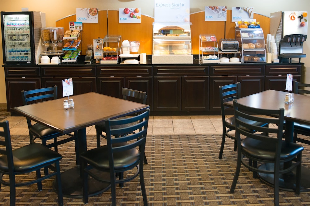 Holiday Inn Express Devils Lake by IHG - photo 39