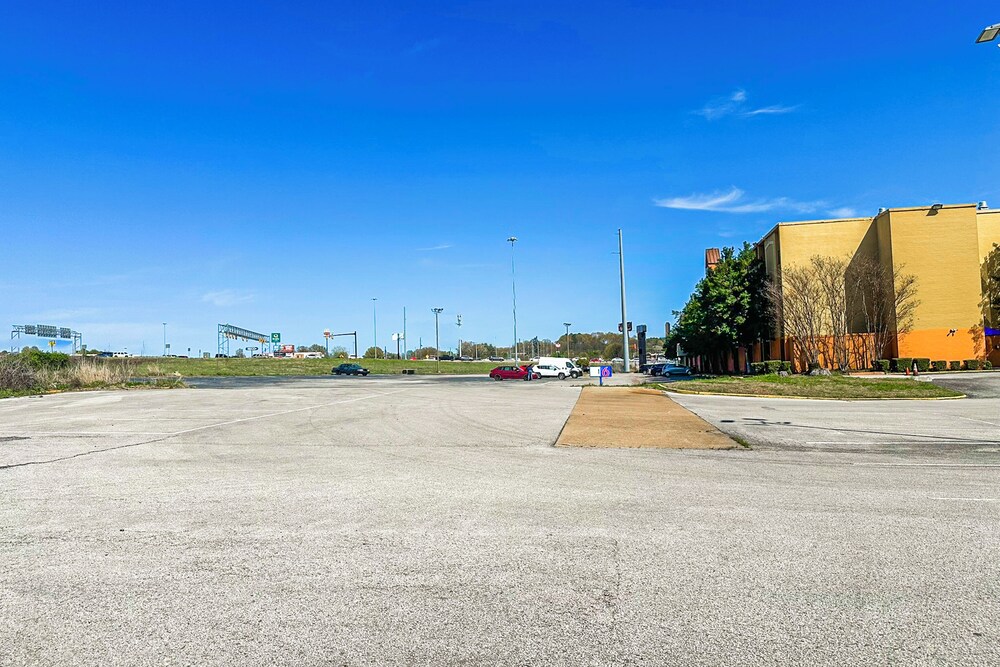 Jackson Hotel & Convention Center - photo 105