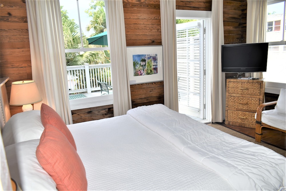 Simonton Court Historic Inn & Cottages - photo 47
