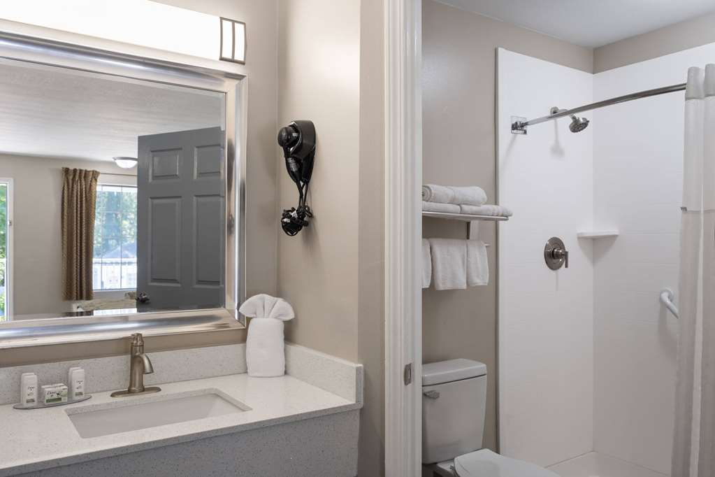 Baymont by Wyndham Kingsland - photo 25