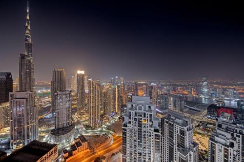 Paramount Midtown Deluxe 1 BR Apartment with Full Burj Khalifa View — 4-Star Luxury Hotel in Dubai, United Arab Emirates