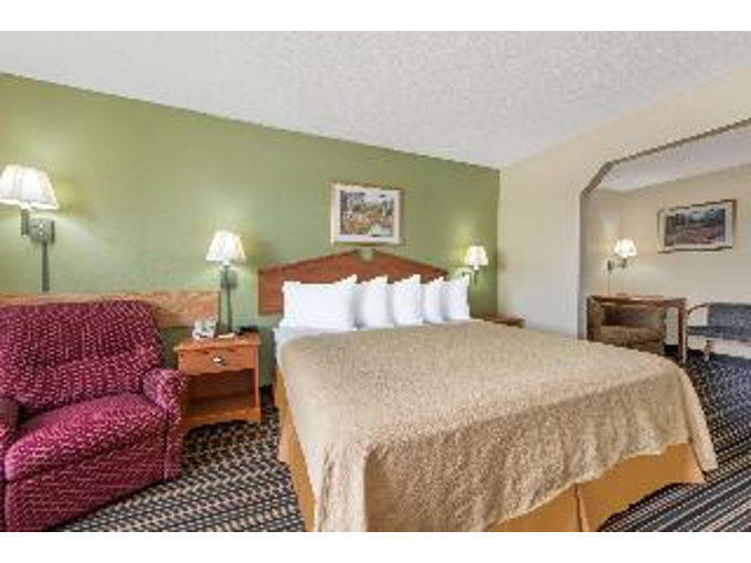 Days Inn by Wyndham Ottumwa - photo 19