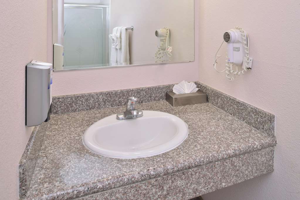 Americas Best Value Inn Los Banos - photo 21