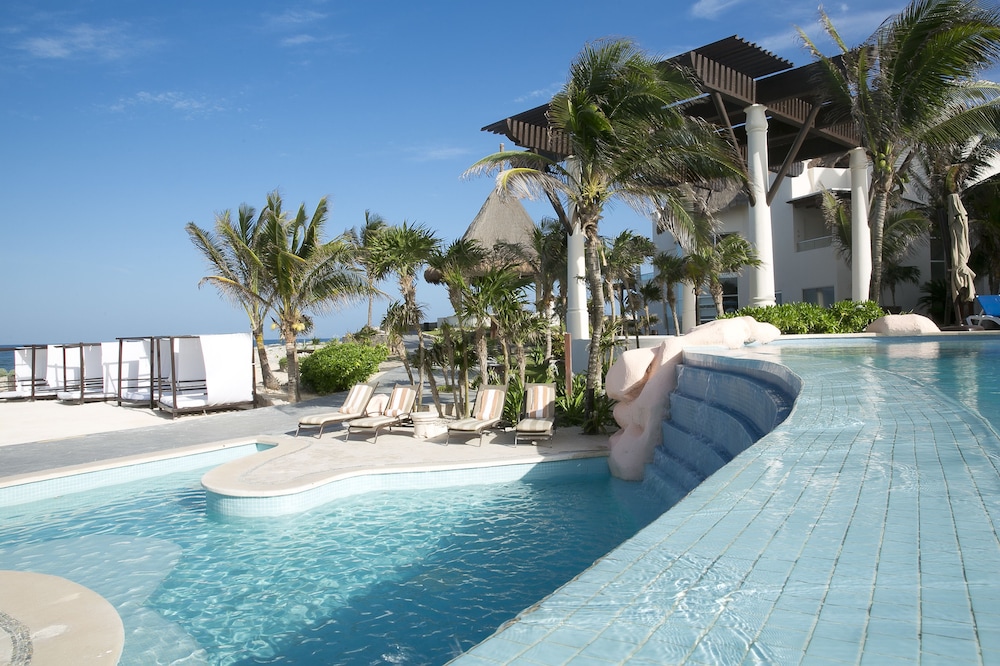 Pool waterfall