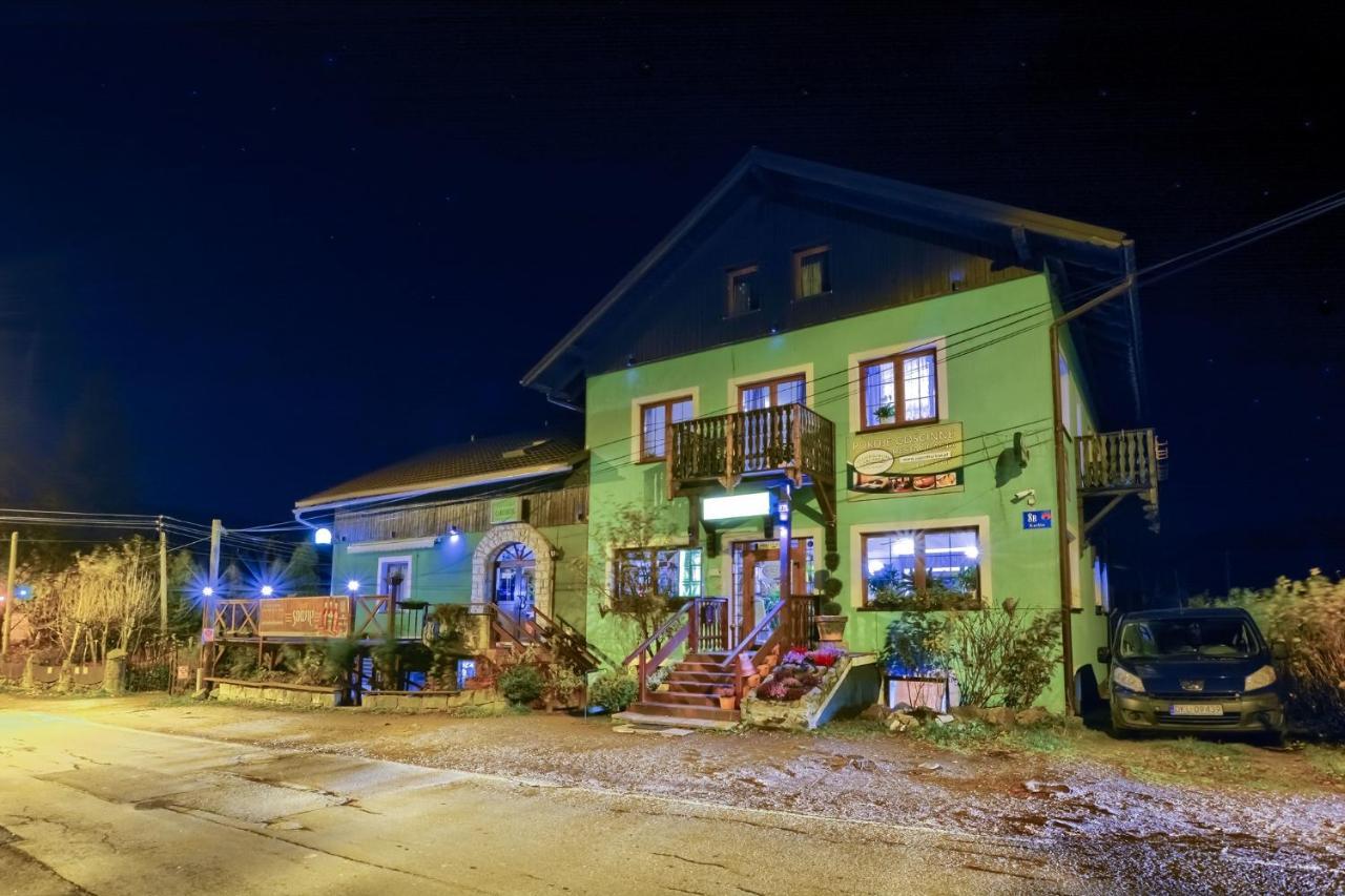 Zajazd Karłow Restauracja & Pokoje Goscinne in Kudowa-Zdroj, Poland