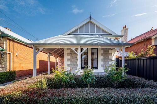 Emilias' Place Mile End City Fringe — hotel near Adelaide International Airport