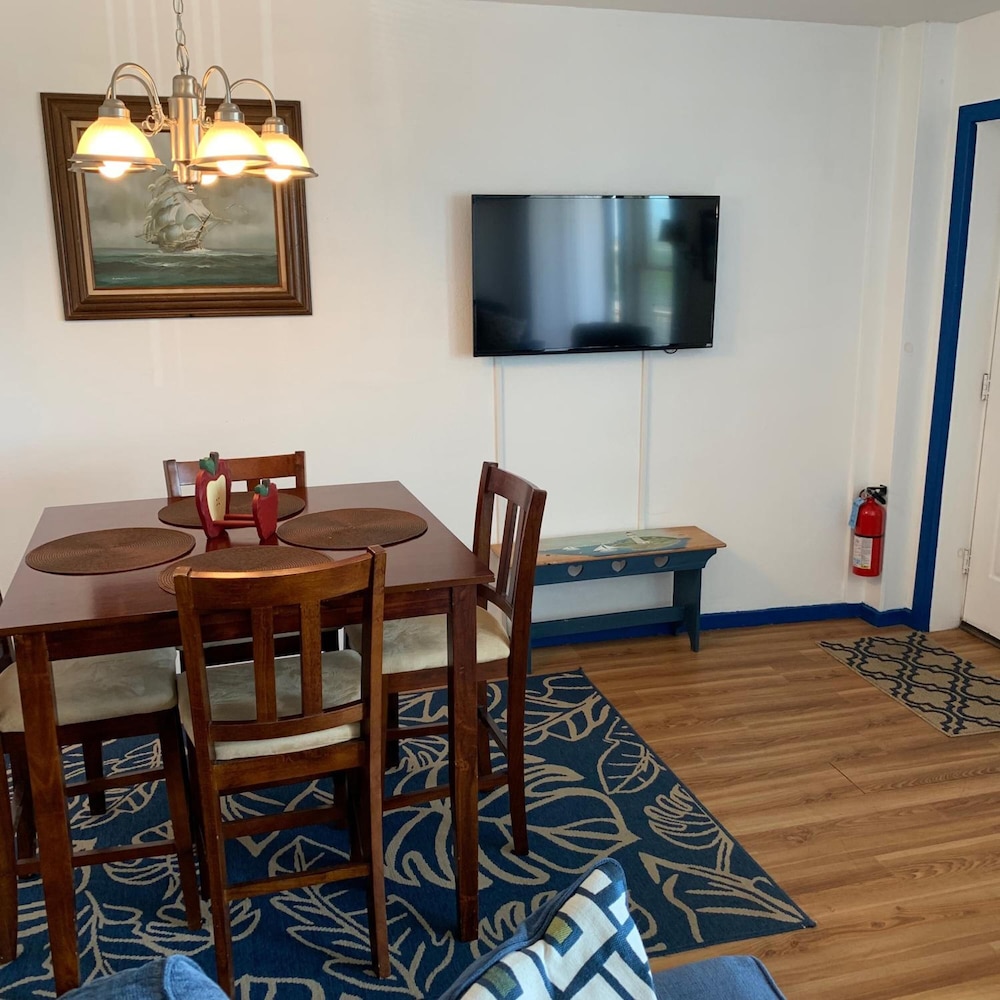 Roman Holiday Motel - photo 42