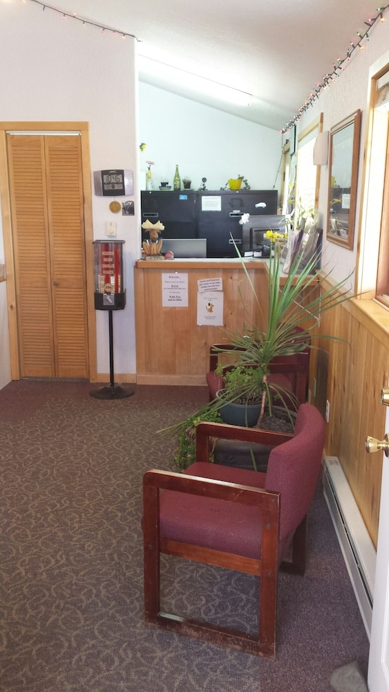 The Western Inn Motel and RV Park - photo 2