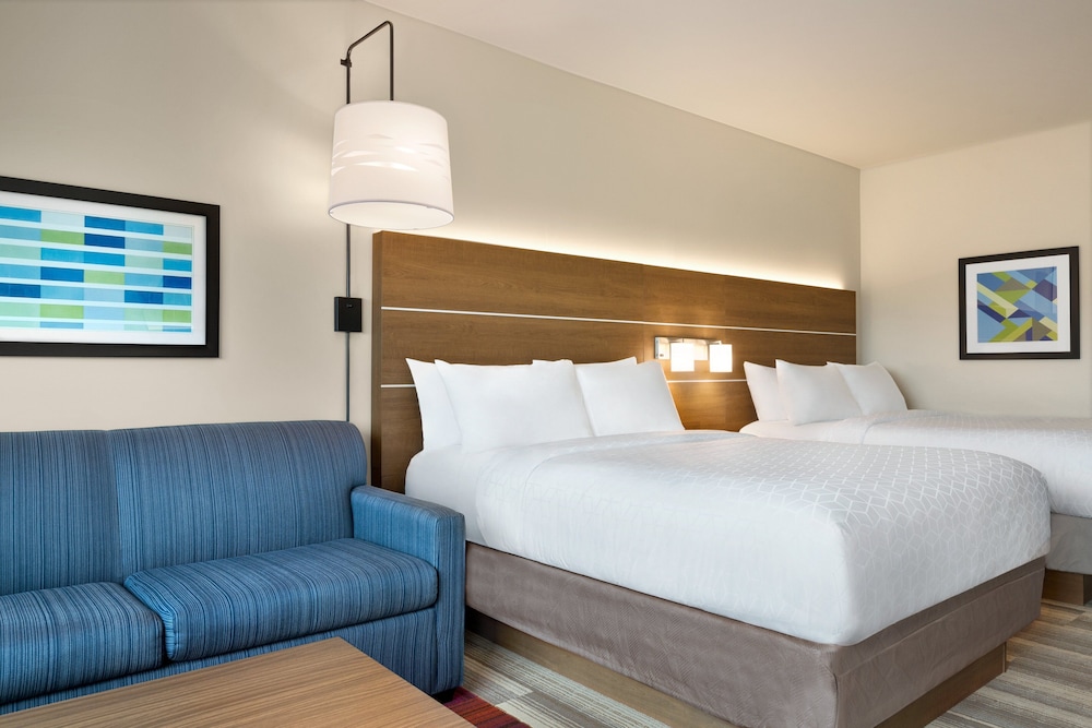 Holiday Inn Express and Suites Ukiah by IHG - photo 20