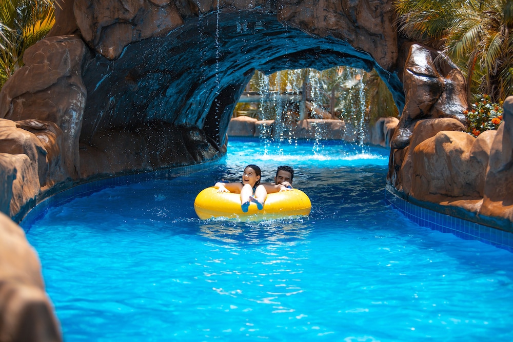 Grandes Lagos Resorts e Parque Aquático — hotel in Santa Fe Do Sul