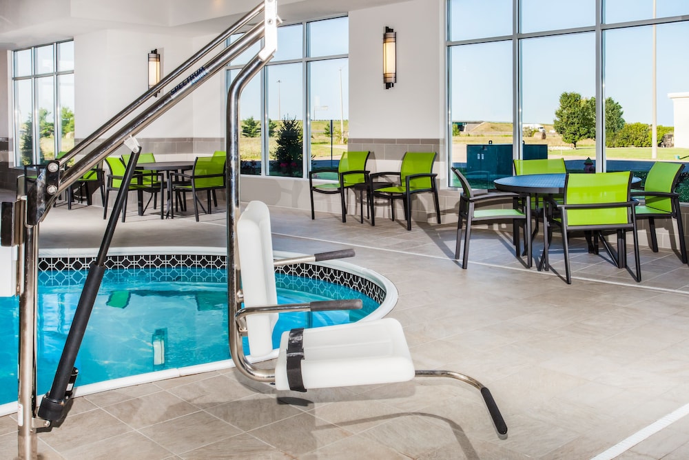 Holiday Inn Express & Suites Litchfield West by IHG - photo 21