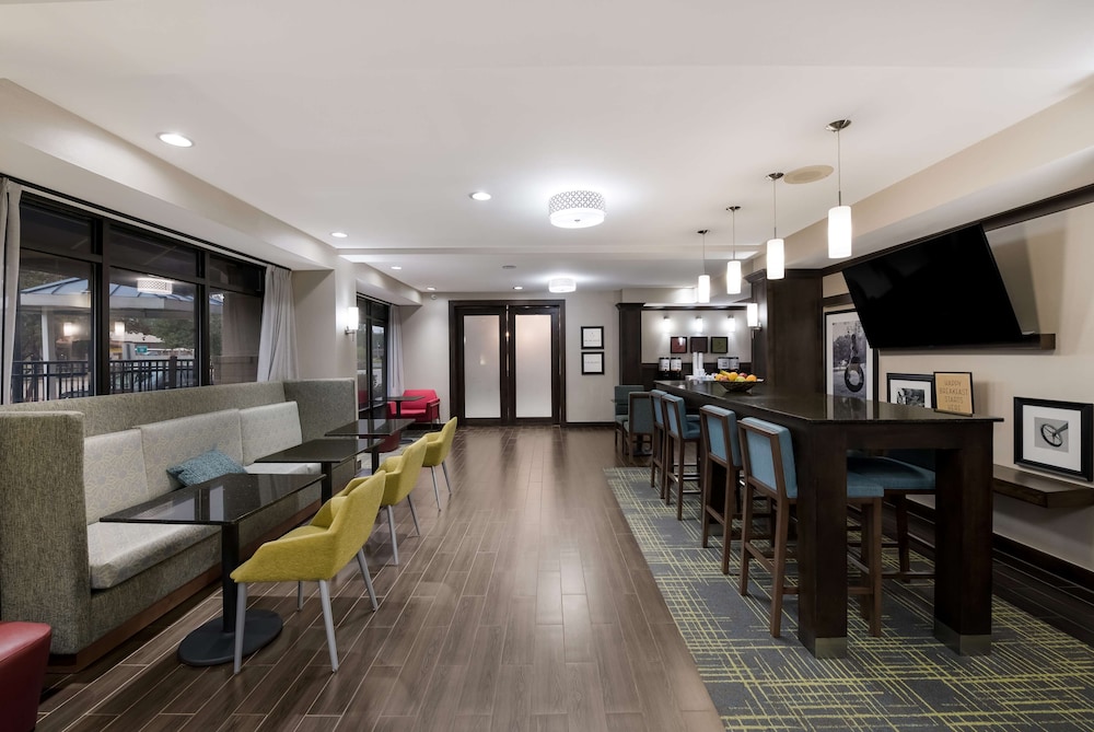 Hampton Inn Marshall - photo 22