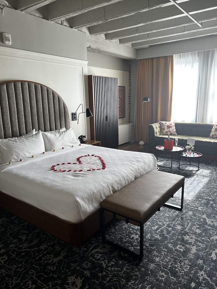 Hotel Indigo Omaha Downtown by IHG - photo 20