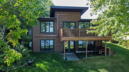 Magnifique chalet au bord du Lac Saint Jean — 4-Star Luxury Hotel in Roberval, Canada