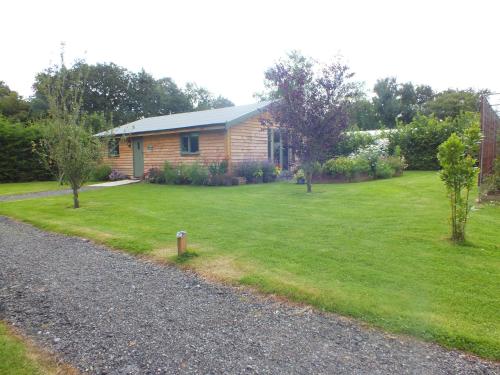 The Potting Shed And The Garden Shed Self Catering — 4-Star Luxury Hotel in Carmarthen, United Kingdom