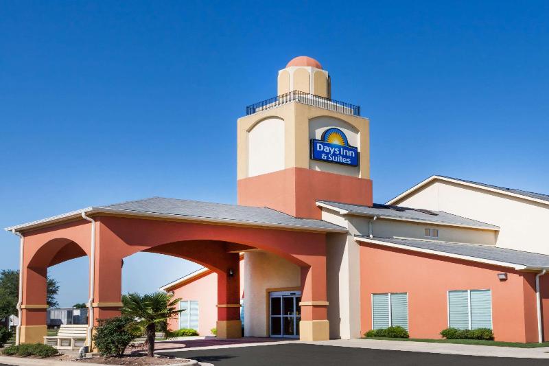 Days Inn & Suites by Wyndham Marquez — hotel in Jewett