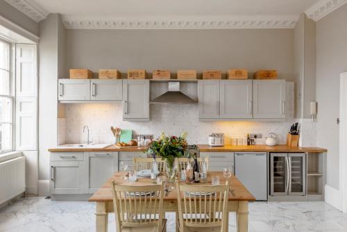 Luxury Georgian Duplex in Central Bath — 4-Star Luxury Hotel in Bath, United Kingdom