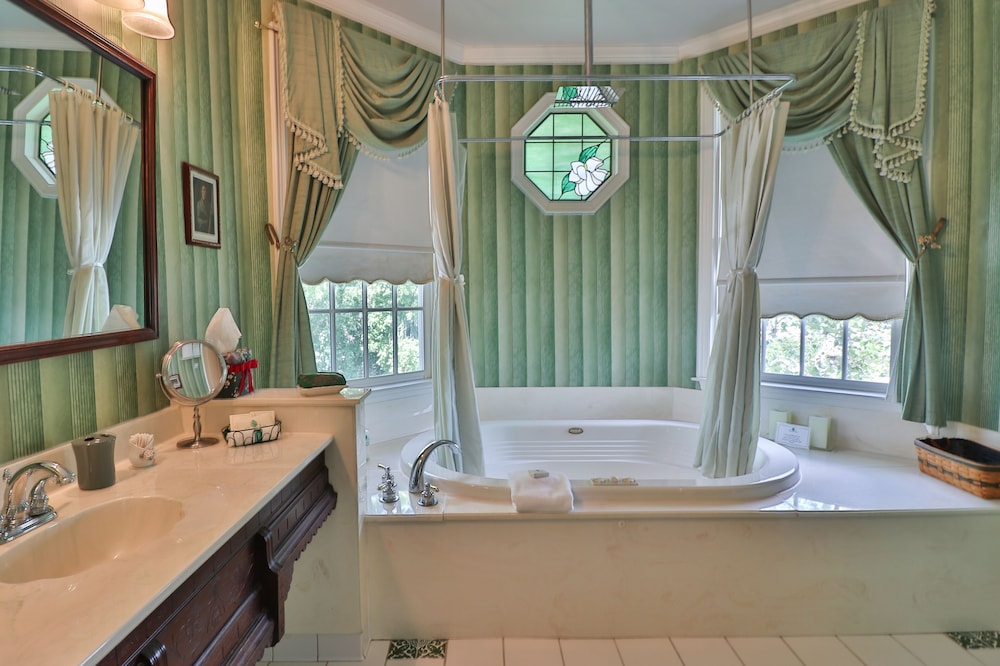 The Cypress Inn Bed & Breakfast - photo 71