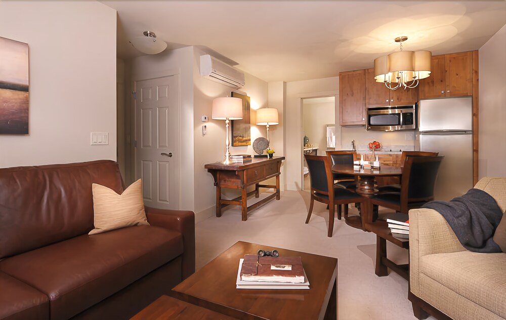 Columbia Hotel - photo 19