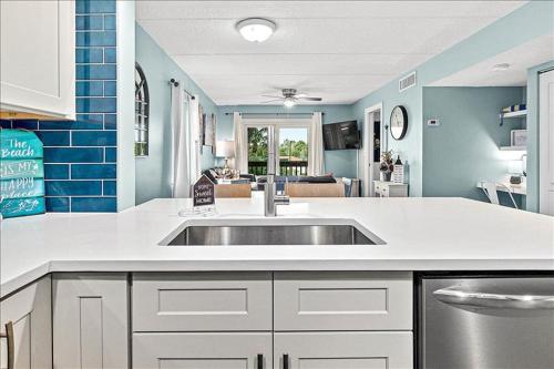 Welcome to paradise unit 2201 - photo 3