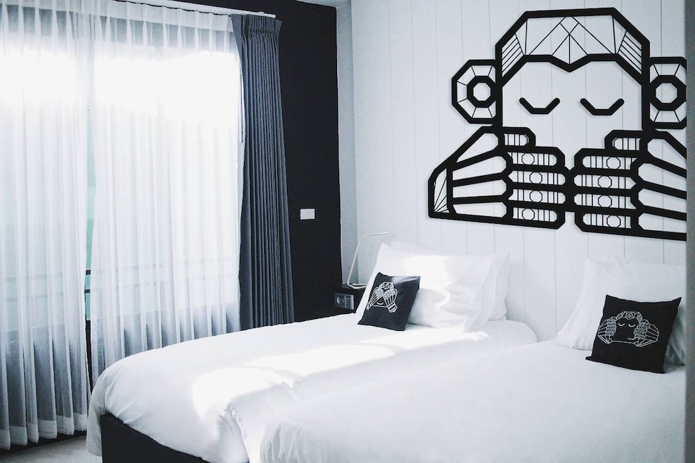 Blu Monkey Phi Phi Island - carbon neutral hotel in Krabi