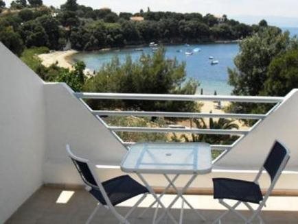 Kolios Beach Seaview Studios - carbon neutral hotel in Skiathos