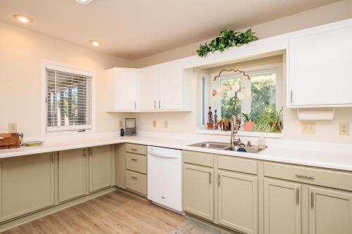 All About The Views by Oak Island Accommodations - photo 49