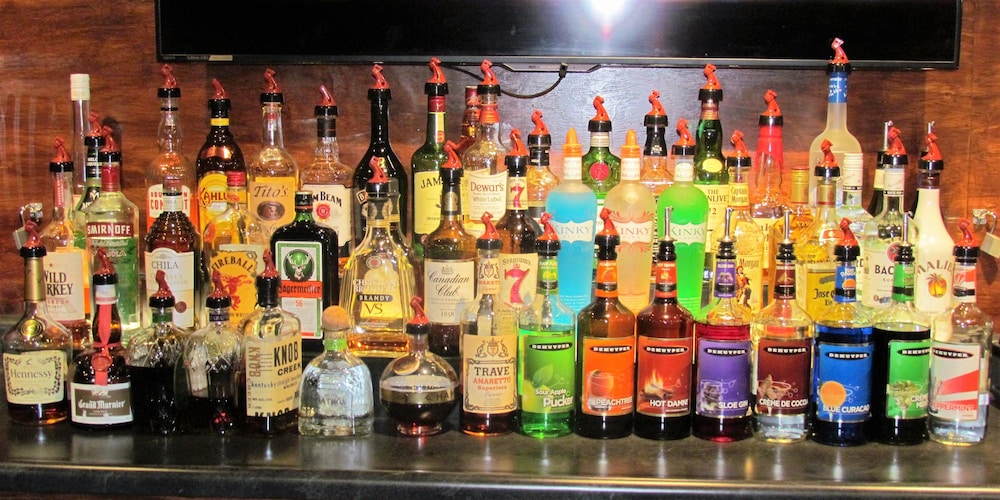 Oak Hill Inn & Suites - photo 64
