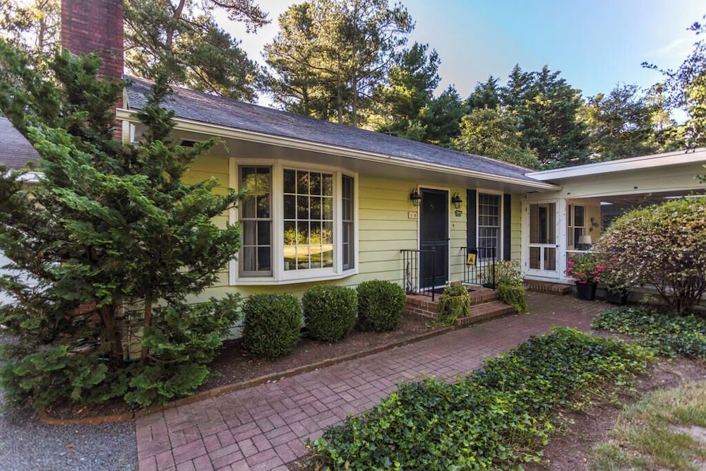 Rolling Road 10 - last minute hotel in Rehoboth Beach